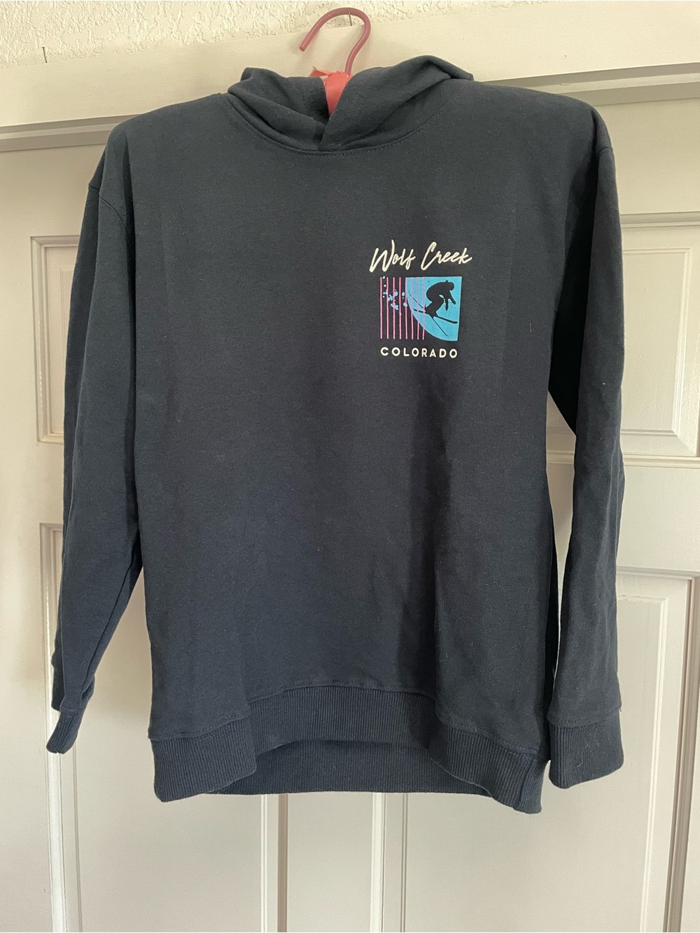 Wolf Creek Colorado Kids Black Pullover Hoodie size youth large